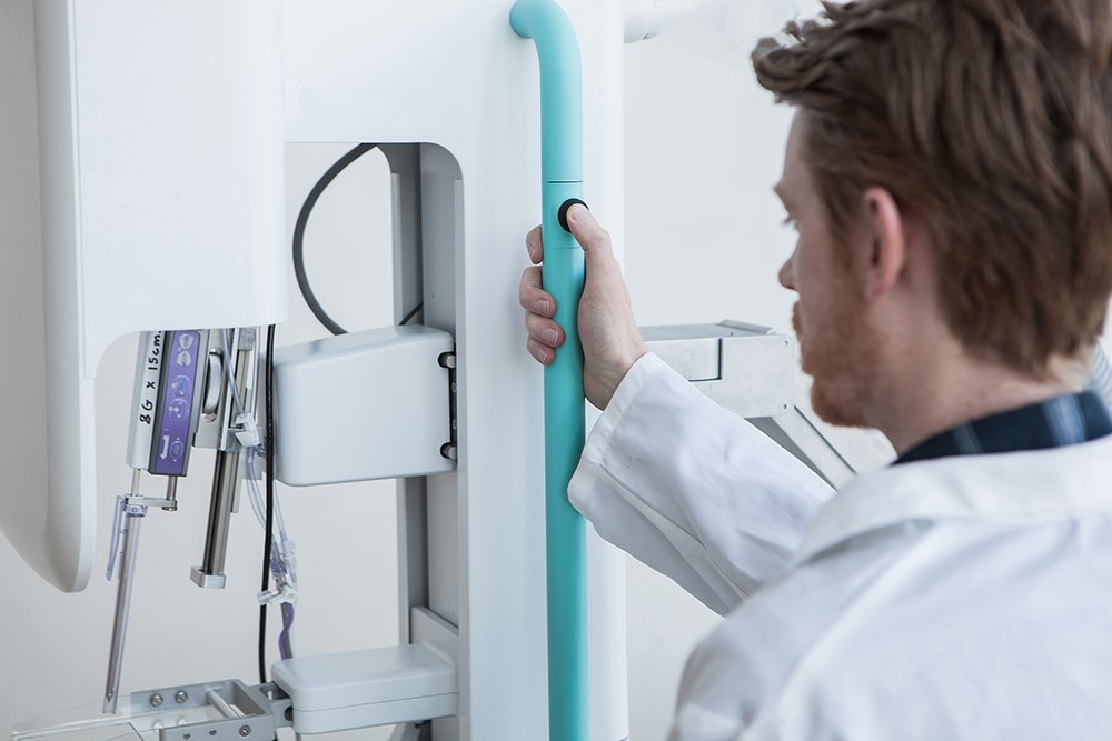 design_partners's tweet image. Over 30% of the world&apos;s leading #medicaldevices providers have experienced device recalls due to human factors problems. Read how we combine #humanfactorsengineering expertise with #industrialdesign and #engineering to deliver user centered design. designpartners.com/projects/hfe/