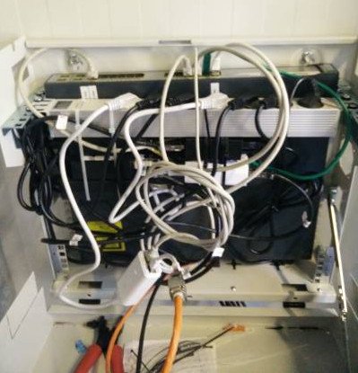 plutex's tweet photo. FREITAG bei #PLUTEX - Zeit mal wieder aufzuräumen .... VORHER - NACHHER: https://t.co/N4S3mHCmHH