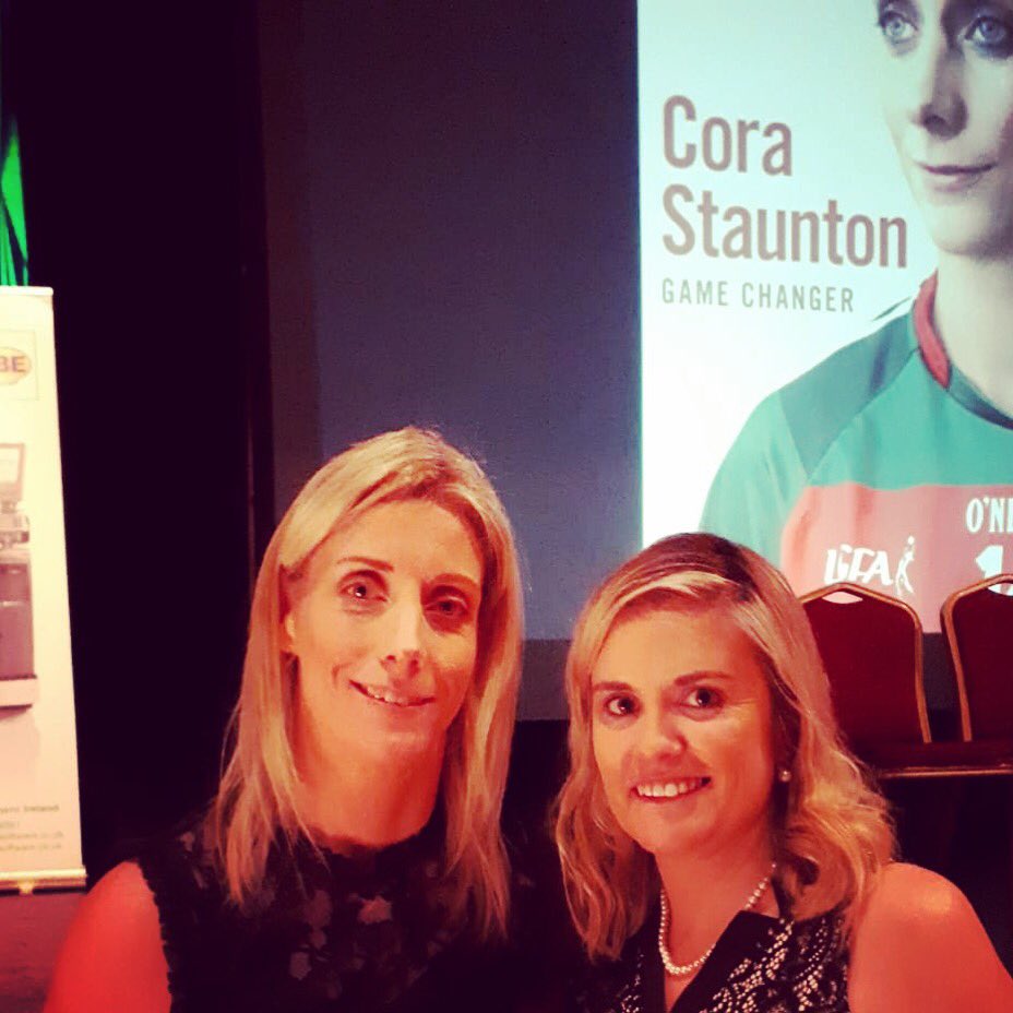 clodydeasy's tweet photo. Grand corner forward there now and @duckie15.. always, always always meet your heroes!! #legend #CantSeeCantBe https://t.co/VOPNZpYBYO