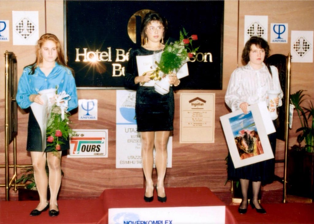 SusanPolgar's tweet photo. 2-part chess trivia: Name all 3 players and name the event 😀 @WOMChess @FIDE_chess @EuropeEchecs @chessdom @chesscom https://t.co/P98Rjmd72B