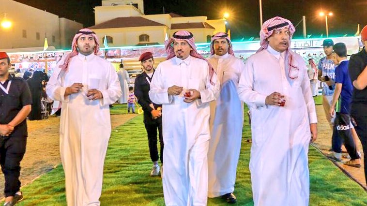 rmaen2030's tweet image. زار رئيس مجلس إدارة مجموعة نجمة المدائن الشيخ إبراهيم بن محمد الحديثي #مهرجان_الرمان_الثاني_بالشيحيه : 
مهرجان متميز بوفرة وجودة المنتج واشاد بإحترافية التنظيم وبفريق العمل السعودي رافقه خلال الزياره رئيس مركز الشيحية خالد  الربيعان و  أ.علي الحديثي وقدم الحديثي مكافئات للعاملين.