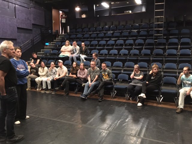 Vandaag zijn wij in <a href="/PandPEhv/">Pand P Eindhoven</a> met de kleurrijke voorstelling Paradijsvogel. Een mooie kans om deze kleurrijke voorstelling te komen bewonderen.  Vanavond 19.30 uur en zondagmiddag 14.00 uur! Komt allen en zegt het voort!!!!