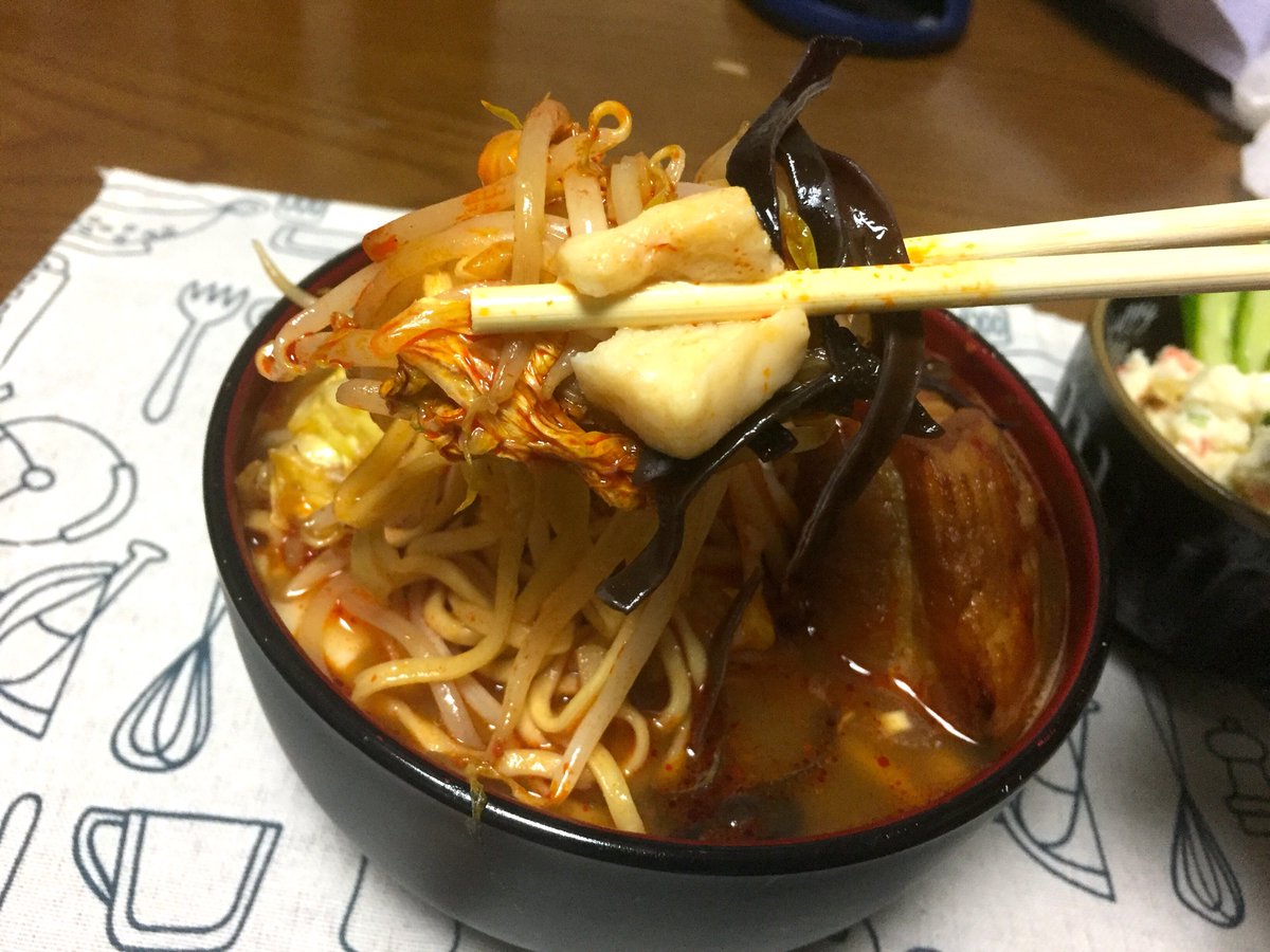 A94105830's tweet photo. 蒙古タンメン二郎系編
デカ角煮🐷
豆板醤炒め野菜🥦
ニンニクどっさり💀

★二郎系蒙古タンメン🔥
★ポテトサラダ

これアカンわ。中毒性がヤバイ。
そして何より辛さ救済の為のポテサラが神過ぎた✨
#料理男子
#料理好きと繋がりたい 
#飯テロ https://t.co/cdYWbmd08S