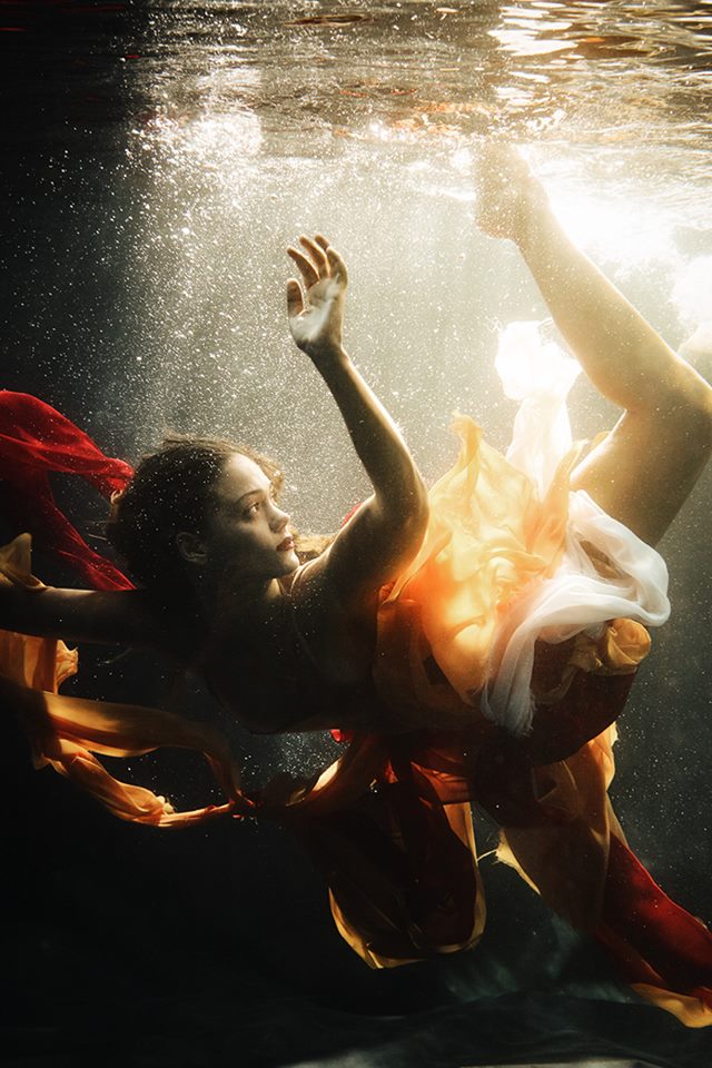 mformodelsblog's tweet photo. Congratulations Anna A for taking the best photo on Greece'sNext Top Model cycle 3, Top 22!
📸 Underwater Orchids
1st call : Anna A
Eliminated : Jo
Eliminated outside judging panel : Sophia

#Topmodelshow #GrNTM #GreecesNextTopModel #highfashion #editorial #photoshoot https://t.co/O2pPRydrrD