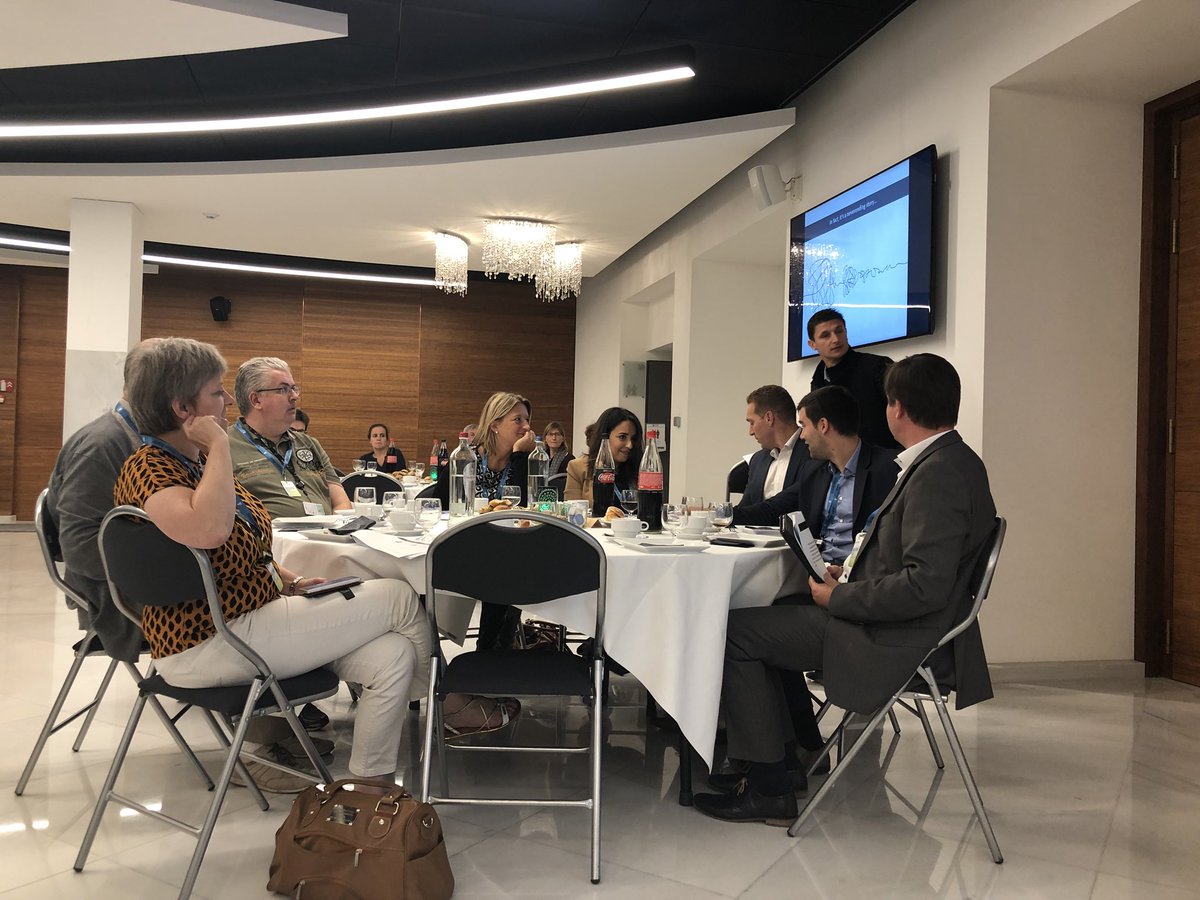 mounaferdi's tweet photo. #jobcrafting interactive workshop with our colleagues of O2 #smartertogether #DIWeek2018 #lifeatbnppf #ourjob2 https://t.co/mnyCcHngTw