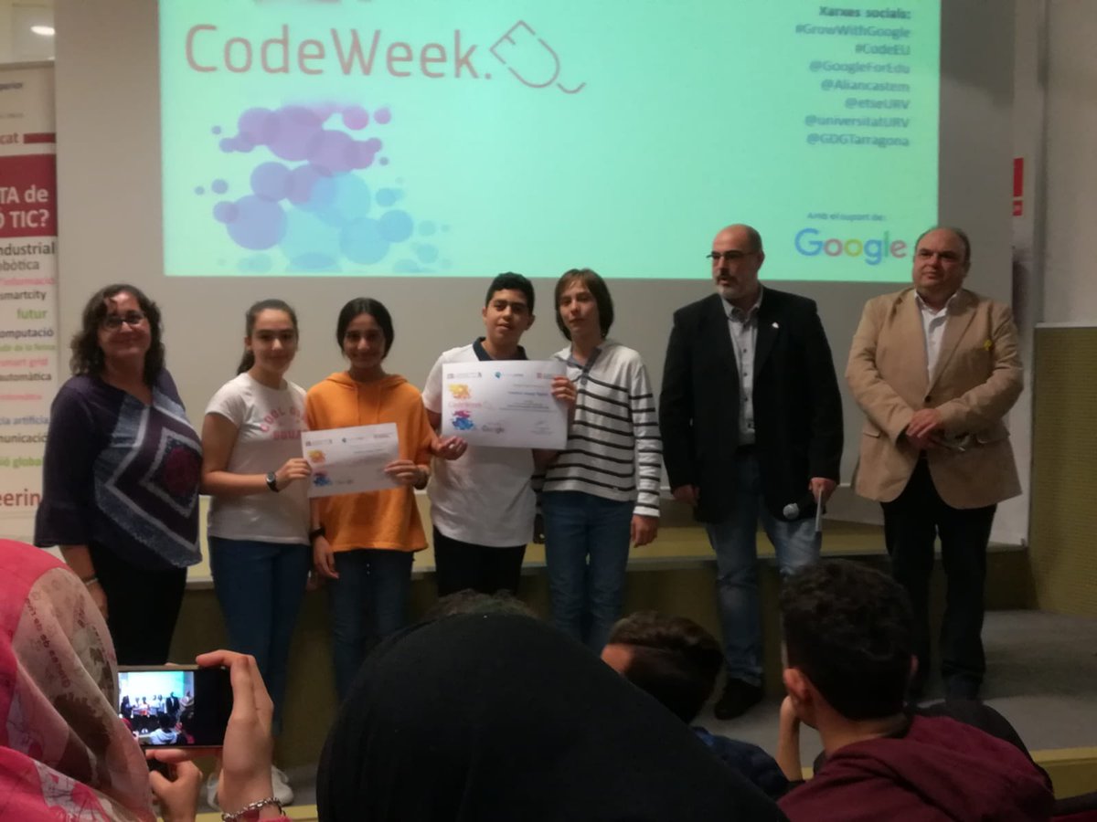 carmematas's tweet image. Ha estat una gran experiència per tots. Moltes gràcies! @universitatURV @AliancaStem #codeweek2018 #CodeWeekEU