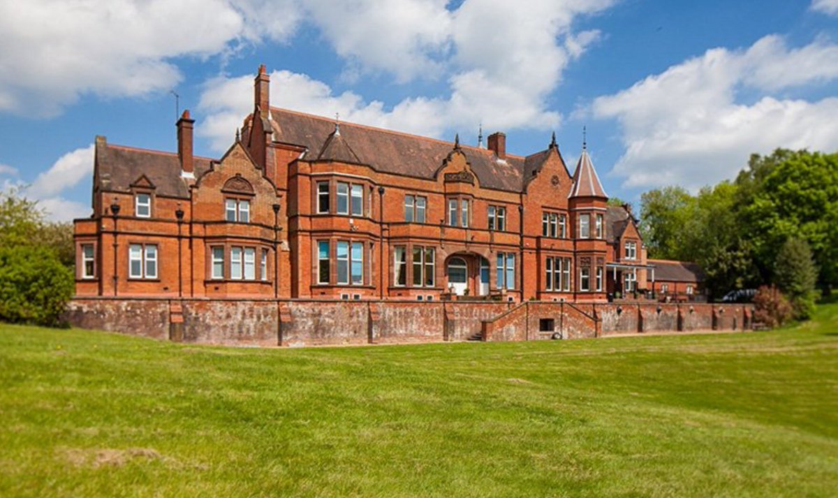 BuyByRenting's tweet photo. Our new head office is now open in this magnificent historic building situated in Redhill, Surrey. #PropertyManagement https://t.co/bNblTvI09X