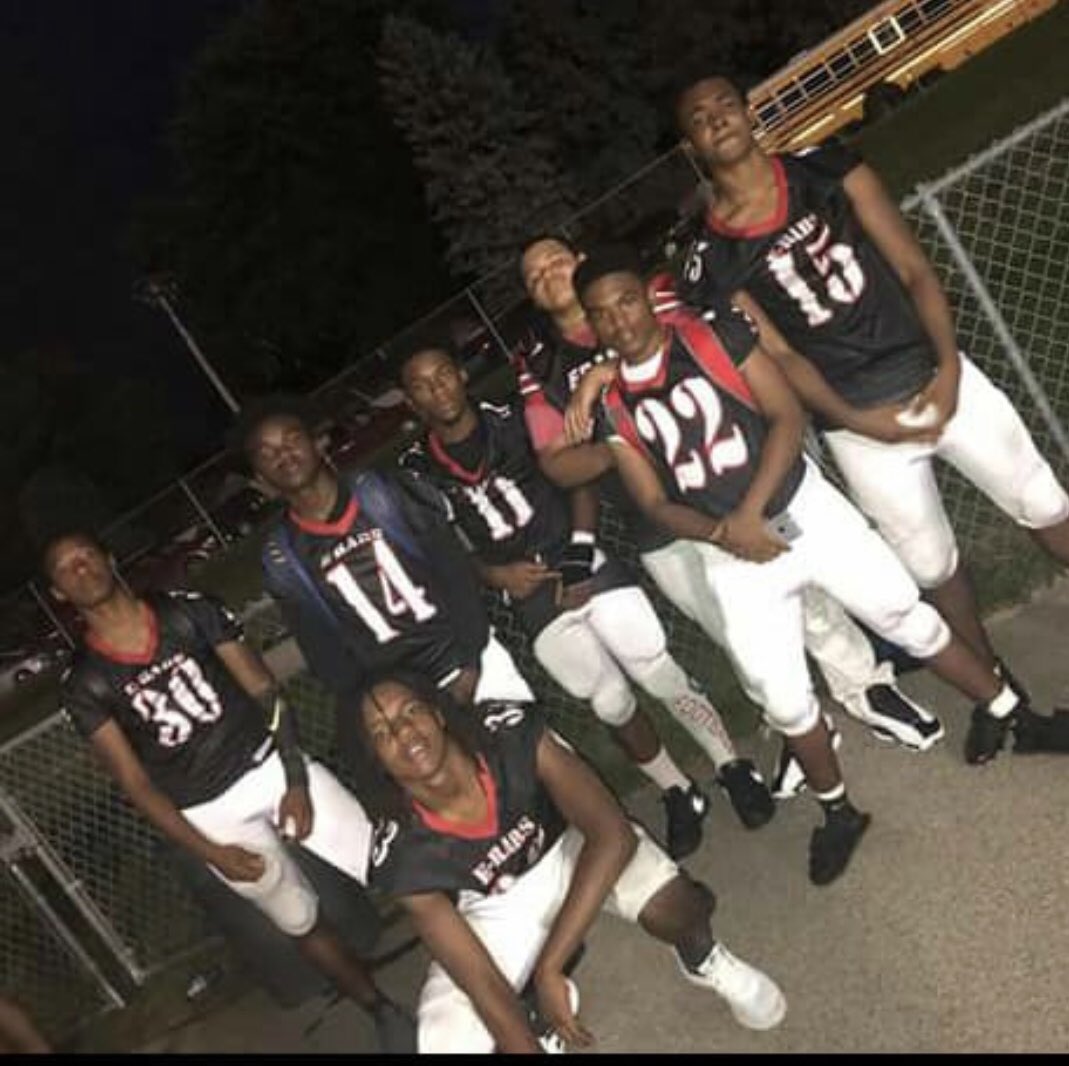 ERabfootball's tweet photo. Freshman close out their 2018 campaign 8-1 with a 34-19 win at Belvidere North.
#WayToFinishStrong
#FutureIsBright
#WeRTheE https://t.co/iVsIHn9Aq0