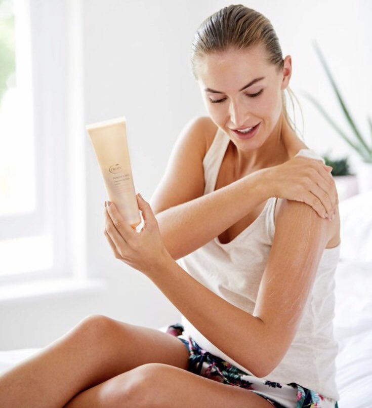 TropicBrighton's tweet photo. Are you ready to banish bumpy skin? Our Perfect Skin Resurfacing Body Lotion is freshly made with tropical plant and fruit extracts that gently buff away dead skin cells &amp; encourage healthy cell regeneration for smoother, brighter skin ✨
•
#veganskincare #organicbeauty https://t.co/Yibz14qJSW