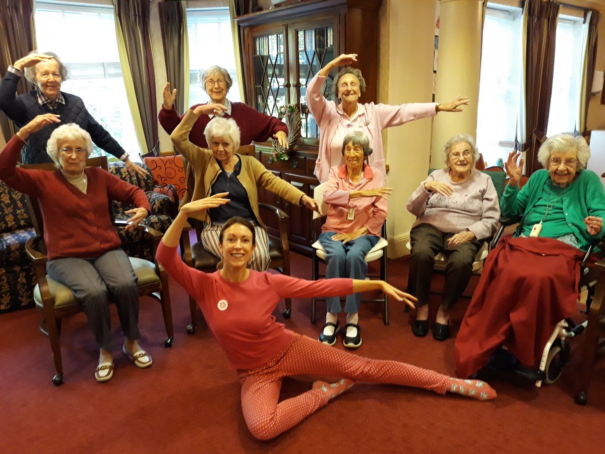 lisabaxter48's tweet photo. Lucy's last Gentle Ballet session this morning with her dedicated group of residents....class of 2014-2018 #beautifulballet 💟 @L_to_the_P @SunriseSrUK @KaraHooper9 #teamfleet https://t.co/Io3cpZN2z8