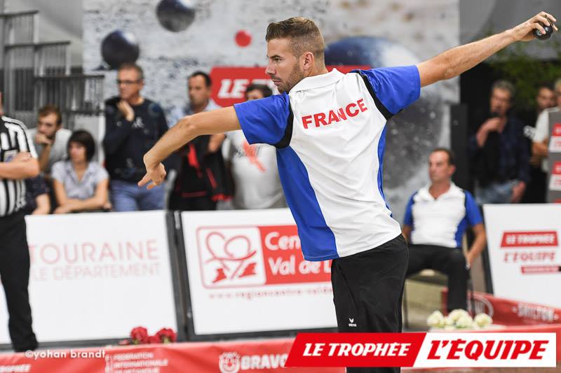 JuSports30's tweet photo. "Demi finale" aura été le maître mot de @dydy_rocher le week-end dernier lors du Trophée @lequipe de @villedetours. Le tireur de l’équipe @ffpjp_france a été éliminé a chaque fois en 1/2 finale que ce soit en tête à tête, en doublette ou en triplette #Petanque #DylanRocher https://t.co/0wsVhNuLRz