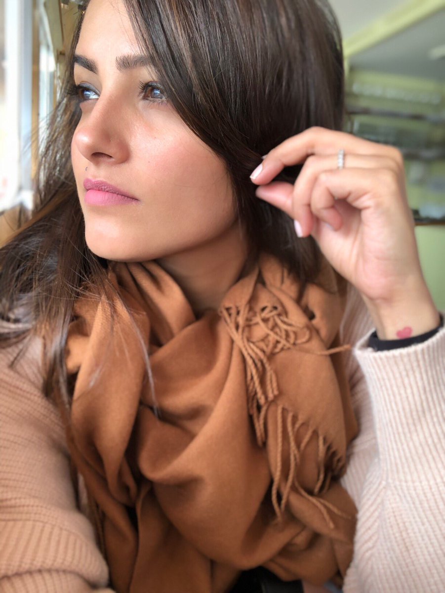 AsliKhushi's tweet photo. Pix of #AnitaHassanandani as #Shagun In #YHM
as #Vish in #Naagin3
&
as #MrsAnitaRohitReddy on her #Vecations
And no doubt i luv her in her evry roll,evry single style in evry way
Luv u ani💗😘
@anitahasnandani https://t.co/zPudTfTVGP