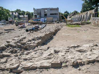 MLQCharteredQS's tweet photo. Some additional progress pictures from a hugely interesting local project which included the spectacular discovery of a 17th century English artillery fort bigger than #Kilkenny Castle #AvalonHouseHotel #irishheritage #irisharchaeology #conservation https://t.co/UezSmmuLHY