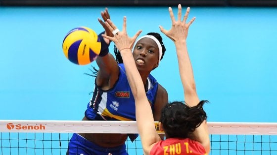 Andre_Lava's tweet photo. Un po' dispiace per Ding e Gong. Una coppia così ben assortita meritava una sorte migliore
#ItaliaCina #VolleyMondiali18 #PaolaEgonu https://t.co/PC4hEGJEzU
