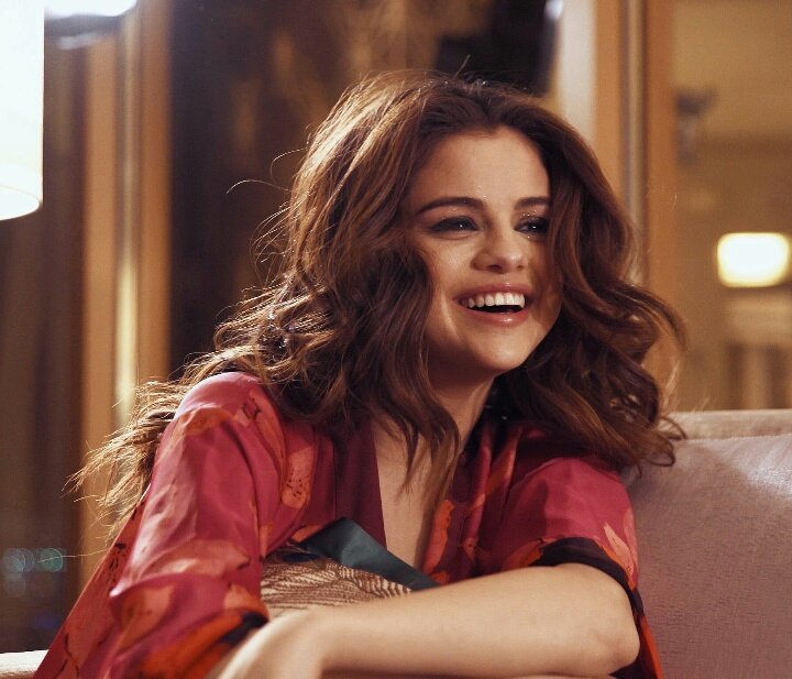 Shibangi6's tweet photo. @selenagomez you are the most beautiful girl in the whole world . You are incredible ,strong girl... Keep shining . I hope things will get better for you soon ❤ #weloveyou 
#getwellsoon you are ❤ 
#PrayForSelena https://t.co/mthqAlqtW1