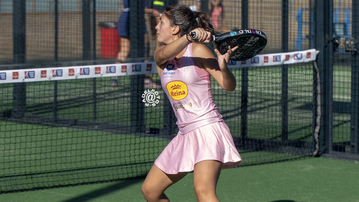 padelfotos's tweet photo. 📸 Fotogalería de Nuria Vivancos durante el primer #WOPENWPT de la historia.
#PadelFemenino #Padel #PadelFotos https://t.co/AYt1xPZ1FR