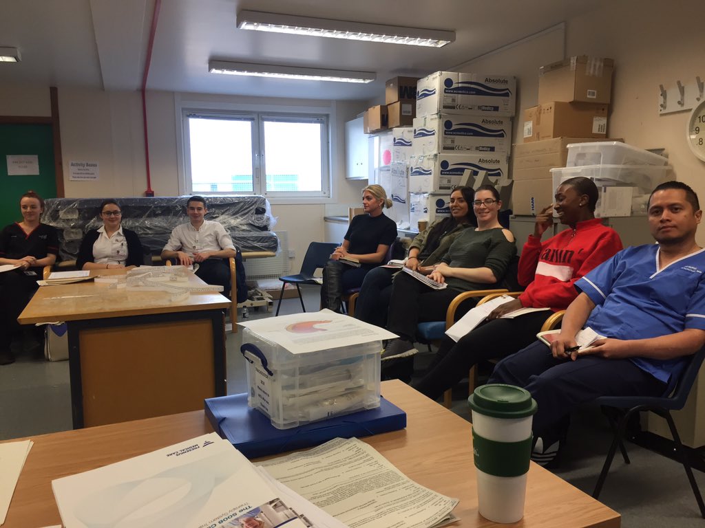 ateenybitCross's tweet photo. Thanks to our wonderful dietician for joining us on our MDT based new starter study days @CritcareLTHTR @kelly_educator @angiewalshie https://t.co/ku8h4WWuuS