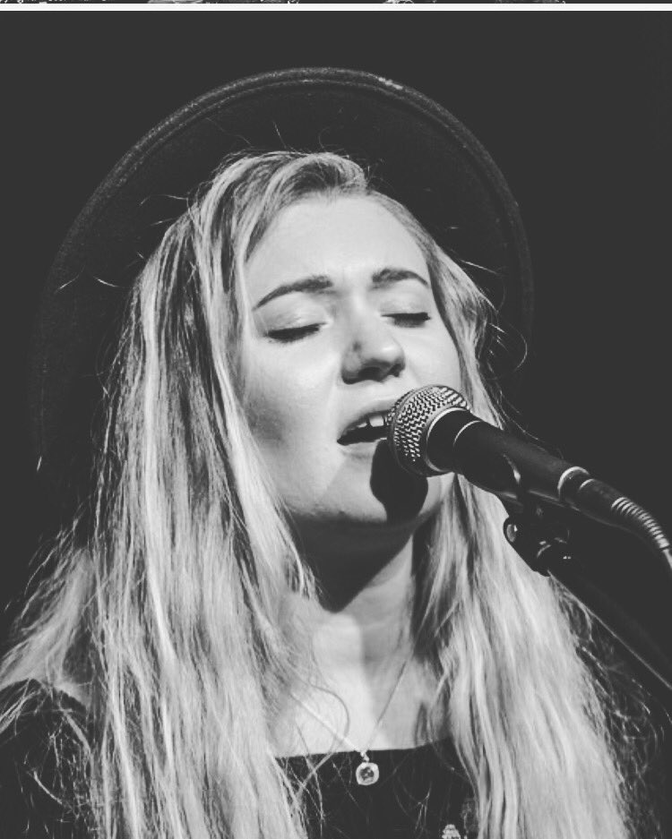 Tonight I’ll be playing an acoustic set at <a href="/TheOtherSyde/">Othersyde</a> with <a href="/EnchantedCinema/">Enchanted Cinema</a> food truck goodness <a href="/steakandhonour/">Steak & Honour</a> &amp; my fav beer <a href="/BrewBoard/">BrewBoard</a> 🧚‍♂️🍻🍔🎶🙌 #friyay #foodtruck #brewboard #cambridge #othersyde #livemusic 📷 Peter Gill