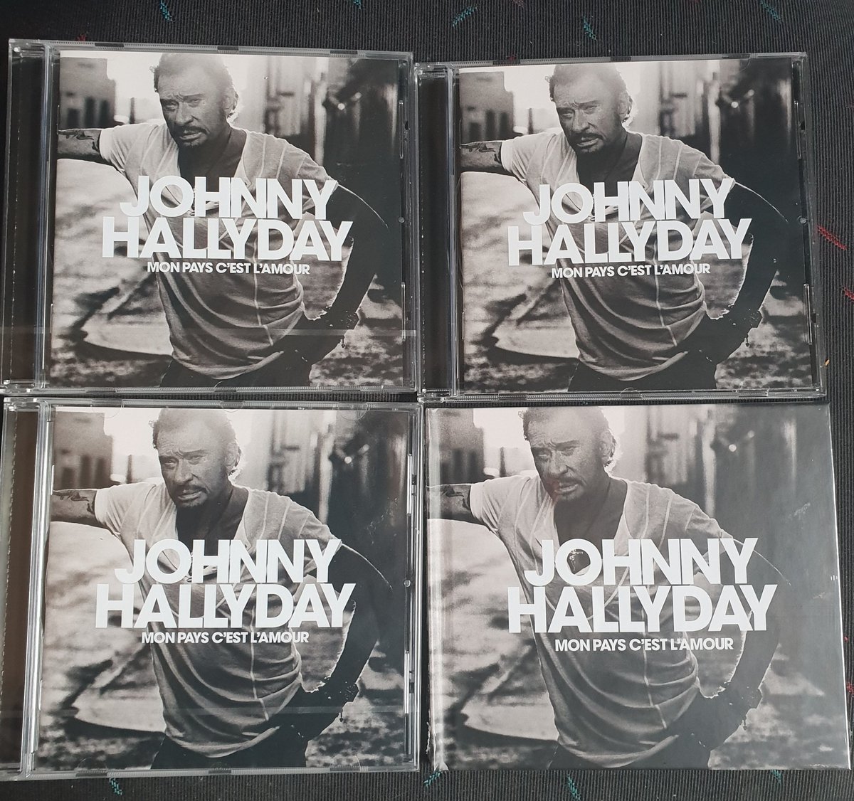 Dadousjh's tweet photo. L'album du courage et des leçons. 

Que je t'aime papa Johnny 

Merci #Johnny #JohnnyHallyday 

#Monpayscestlamour #amoureternel 

Merci @LHallyday @Yodelice @yarolpoupaud https://t.co/zAYPviDeFs