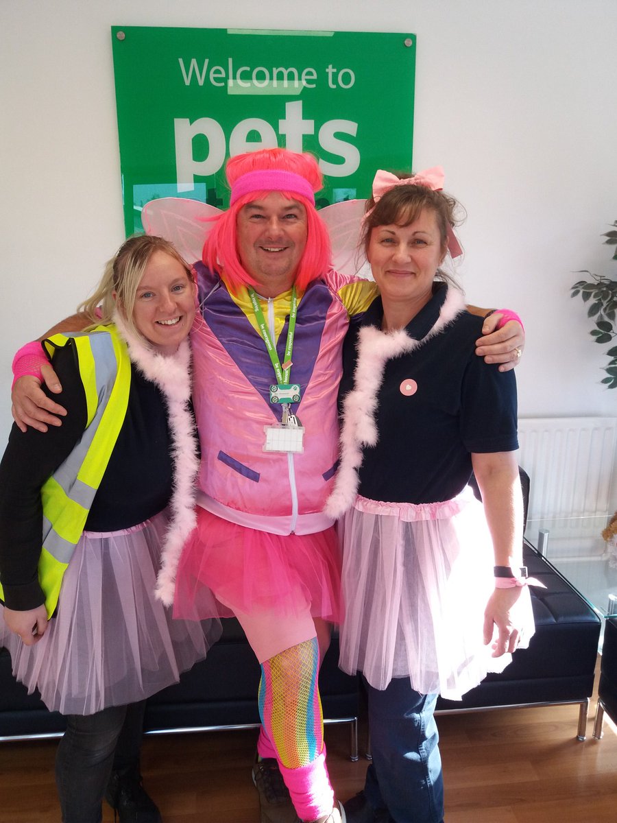 #WearItPink #servest #petsathome
Ioana &amp; Cheryl rocking the pink well done girls..
<a href="/Fatjapben/">Robert Ben Ainsworth</a> <a href="/IoanaCristea15/">Ioana Cristea</a>