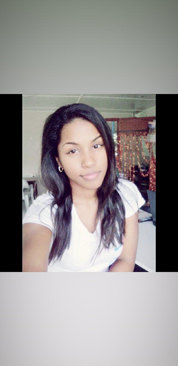 tiffina_m's tweet photo. Hi 19+ year old, no make-up having ass Tonya 😁😁 #majorTeeBee #UGBC days https://t.co/ik0S355qyd