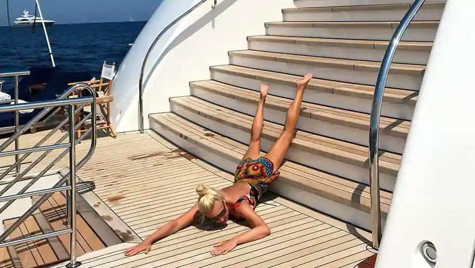 htTweets's tweet photo. Move over Kiki Challenge, now the Falling Stars Challenge has taken over https://t.co/VyAGyVMuDU
#kikichallenge #FallingStarChallenge2018 https://t.co/YXIMD6cDVu