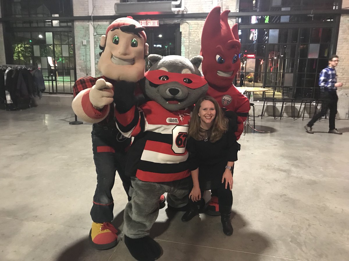 EARN_UWEO's tweet image. Our new friends helped out at registration!  @UnitedWayOttawa #Schmoozefest #networkingisfun @Ottawa67sHockey @OttawaFuryFC  @REDBLACKS