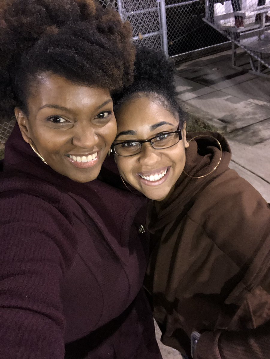 BuyingMD_Expert's tweet photo. Thursday Night Lights! Watching our students SHUT OUT Owings Mills!! 12-0 @NTHS_Titans @NTHS_TitanFB 
#mathswag #onceaTITANalwaysaTITAN https://t.co/pTzvKFl2al