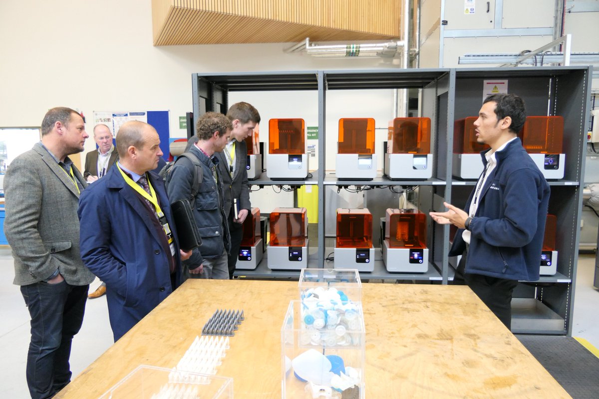 #SMEs have visited the <a href="/TheAMRC/">Advanced Manufacturing Research Centre</a> this morning to hear about the opportunities #AdditiveManufacturing could create for their business. They also had a tour of our Design and Prototyping Centre and engineer Luke Hill told them about the special project we did with <a href="/stumitchknives/">Stuart Mitchell</a>