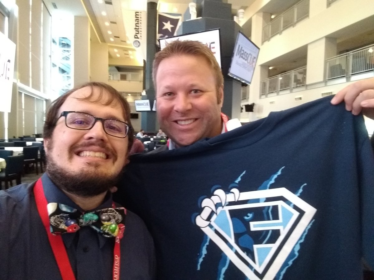 Giving @thomascmurray, the #MassCUE18 Friday keynote presenter and friend of @PaulPeri9, a @FranklinHS superhero T-shirt