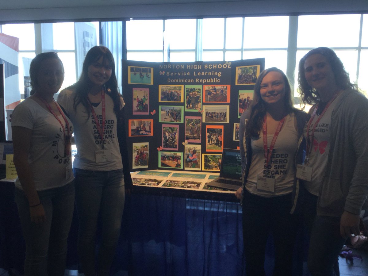 giuliano_lisa's tweet image. Way to represent NHS at MassCue, girls!
#MassCue18 #techNPS @drkefor