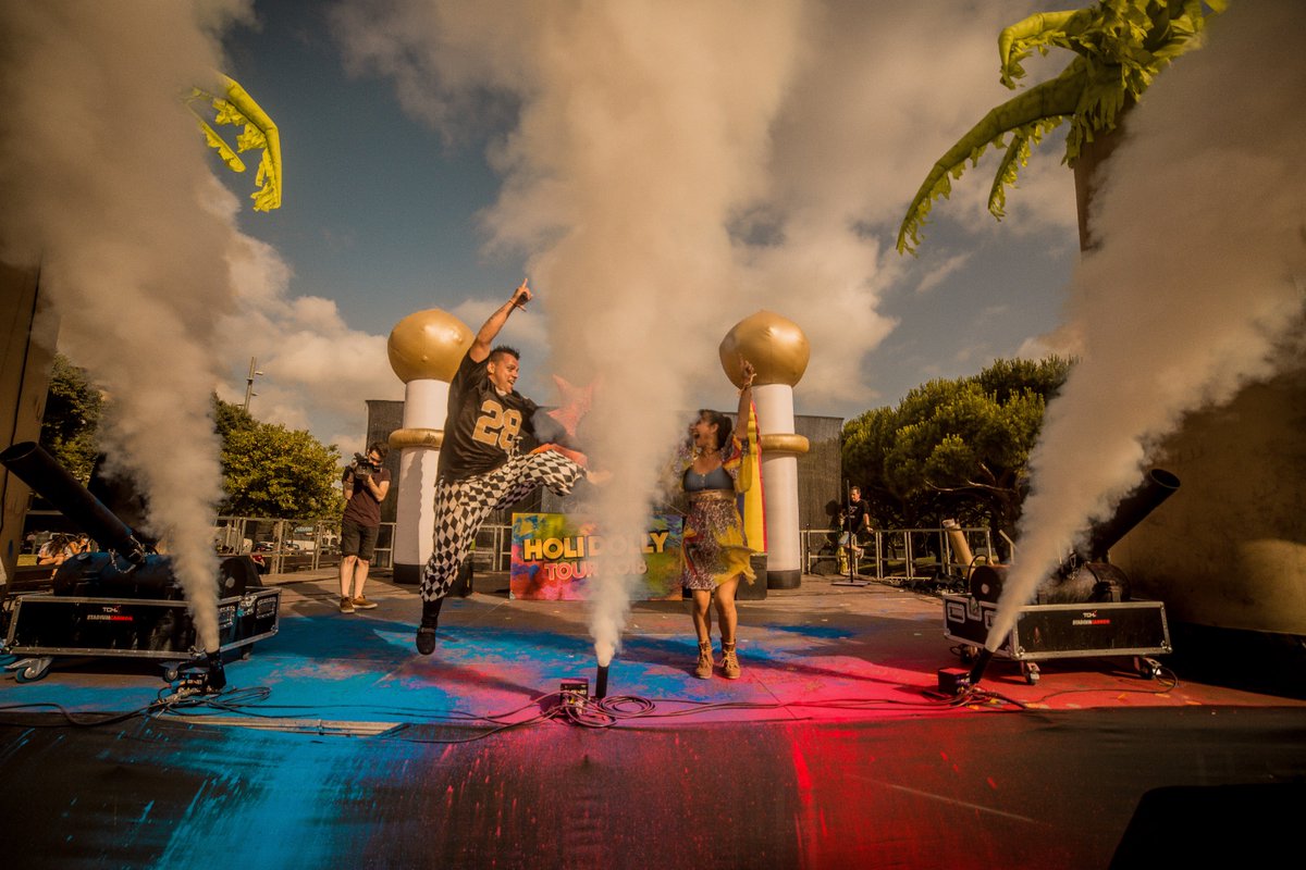 Parece que refresca... Y si no, ¡ahí están nuestros Jets!
#HoliDolly #Colores #Jets #Megatrón #EfectosVisuales