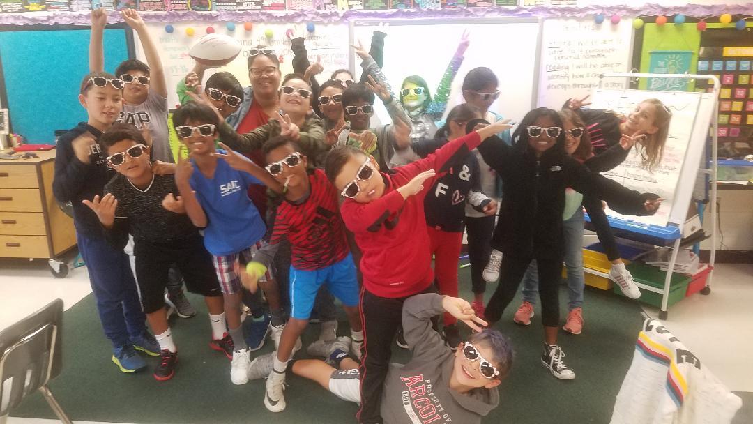 b_daisley's tweet photo. Congrats to Sept Redskins Read champs! Awesome job Ms. Middleton's 4th grade class! 🎉🎉 @arcola_dragons @RedskinsCR https://t.co/CPNgEiWdxo