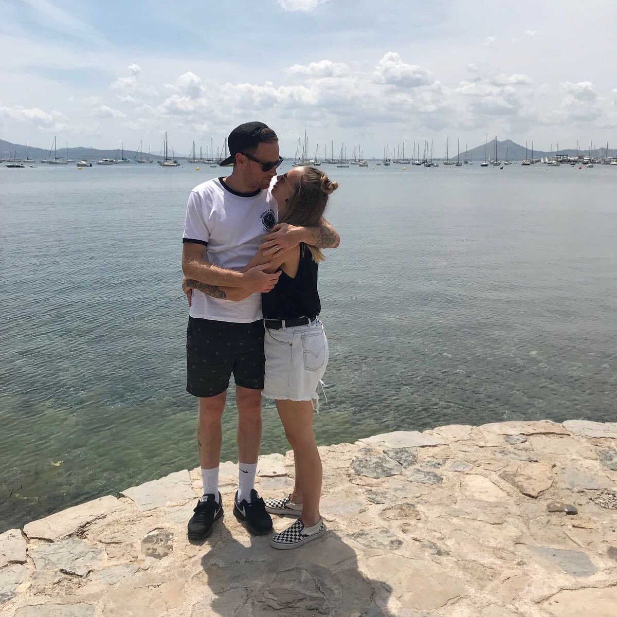 iHeartThreadsCo's tweet image. 17 years with this top human. @danhearty You’re pretty cool 💘