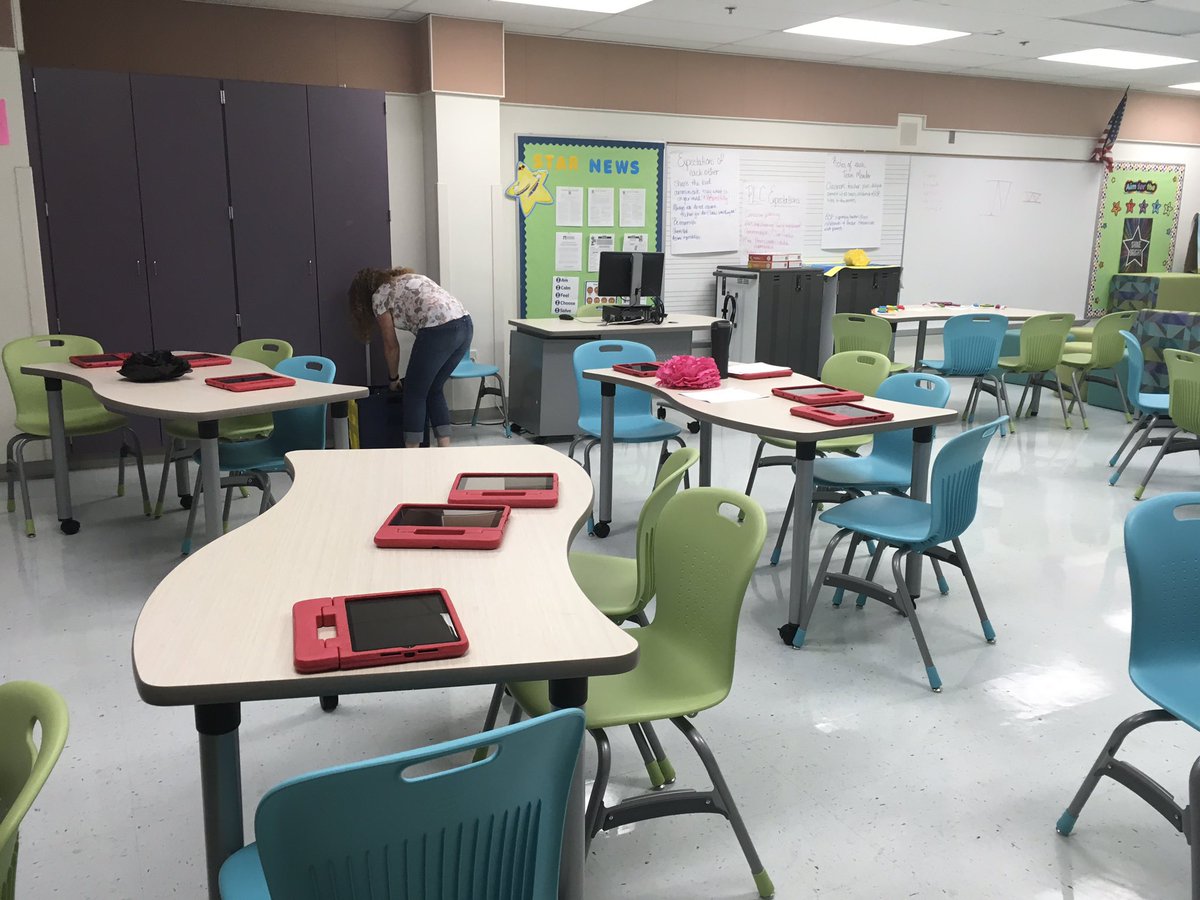 shoewee's tweet photo. PreK at Bethune Elementary School will be learning how to start using their iPad with their students. @pbcsd @EdTechDir @AppleEDU #growingcapacity #growingstrong https://t.co/yPQG1T4ZvE