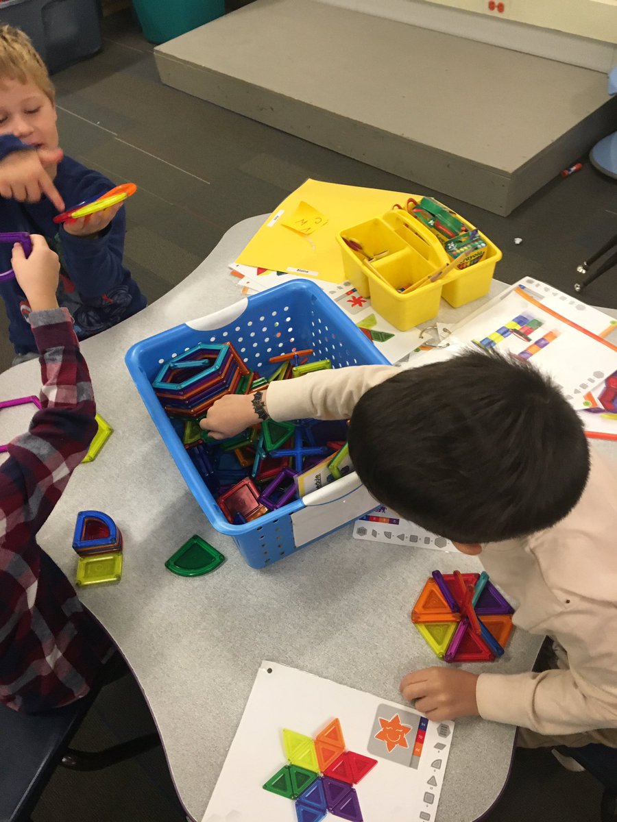 GigliottiVince's tweet photo. Kindergarten students starting the day with fine motor skills.  #berkleydiffence #angellisallthat https://t.co/LMzKJbHjUO