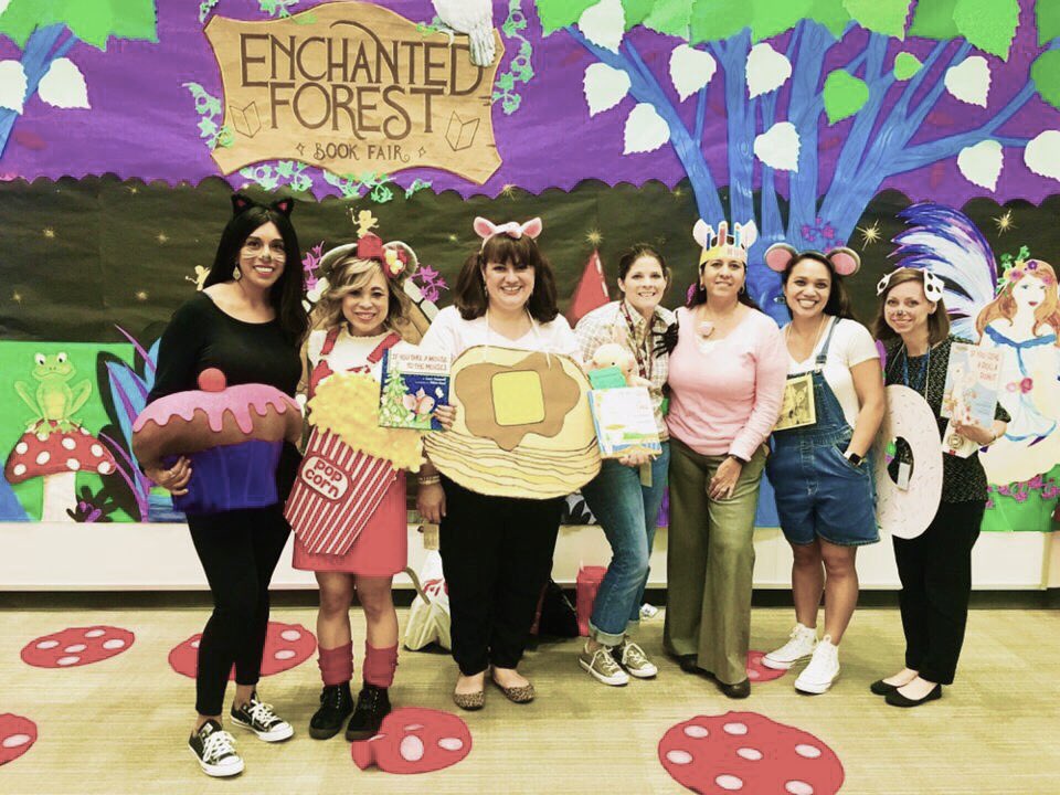 MrsRichardsonL's tweet photo. Such an amazing night last night at our Enchanted Learning Night! What a fun way to engage our students! #ACECubs #BESTTEAM @jazhelm11 @CariBickham @CarlaWalker01 @HuyenBernheisel @lisadross1 @UrregoNohra https://t.co/zjcMiGdda4