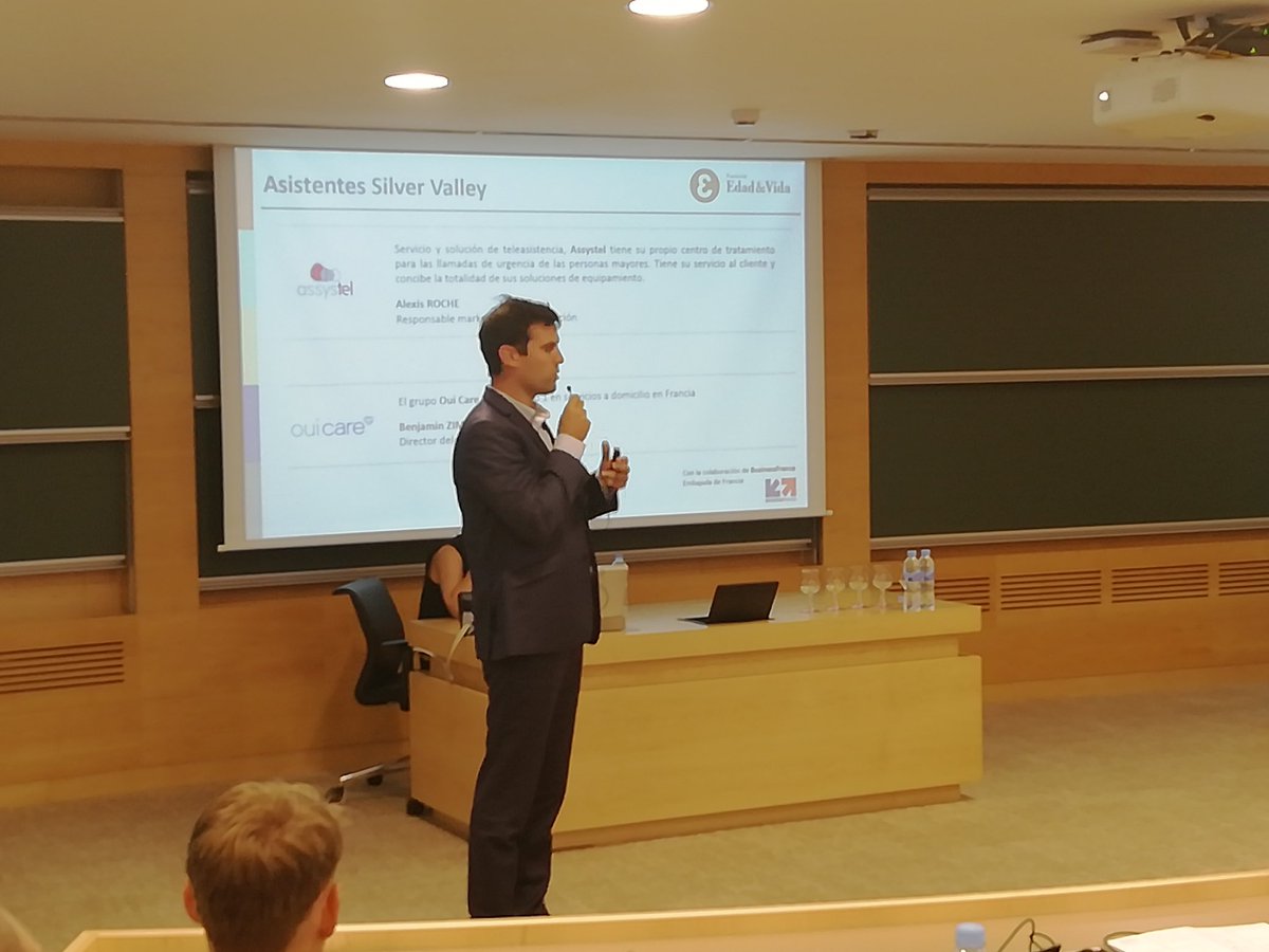 SilverValley_'s tweet photo. Pitch des membres @SilverValley_ devant les entrepreneurs @EdadyVida
#SilverValleyWeek https://t.co/xHN5u0Maq4