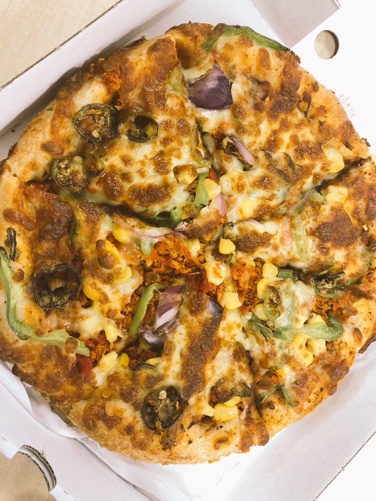 InstoreField's tweet photo. To celebrate our award win last week our MD @mikefro0737 treated us all to pizza 🍕🙂 #team #pizza #award #FMBE2018 https://t.co/xUJ5voPztz