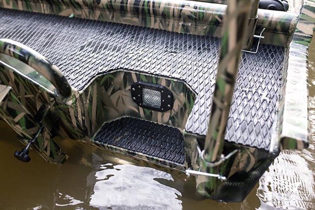 ProdigyBoats's tweet photo. 1854 Platinum, Black Grass.... π³ .
.
#prodigyboats #blackgrass #wetsound #seelite #stainlessworks #mudbuddy #mud #boat #blackgrassmatters #badass https://t.co/sExiwnas4e https://t.co/Pro419p1nB