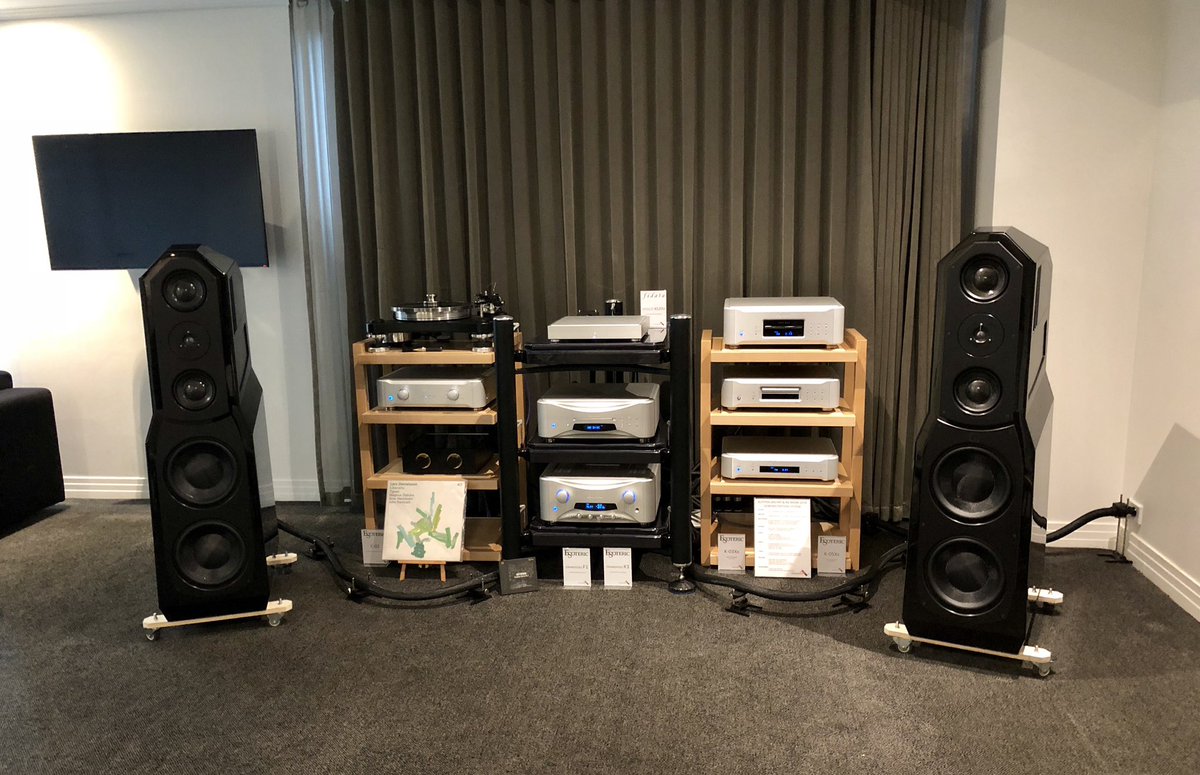 Absolute_Hi_End's tweet photo. Egglestonworks Speakers with Esoteric electronics and VPI Industries Turntable displayed by AV Gallery and Krispy Audio at Australian Hi-Fi &amp; AV Show 2018 @EgglestonWorks https://t.co/qsyWCgQB39