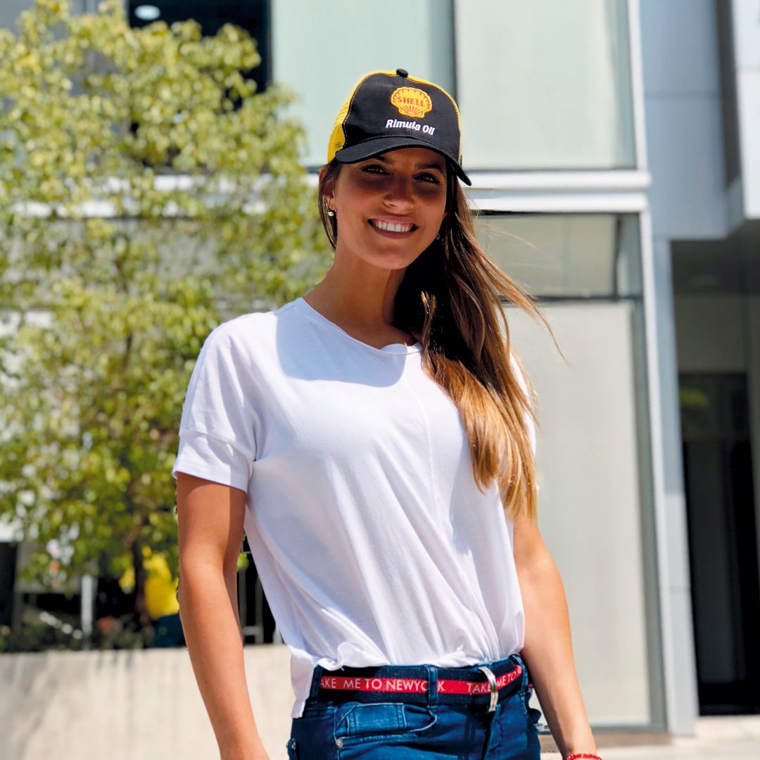 Lucilavit's tweet image. Tener tu propia gorra vintage de colección es tan fácil como cambiar tu aceite con #ShellRimula R6, R5, R4 o Spirax S4 TXM!! Exigila gratis en todos los locales adheridos a lo largo del país :)