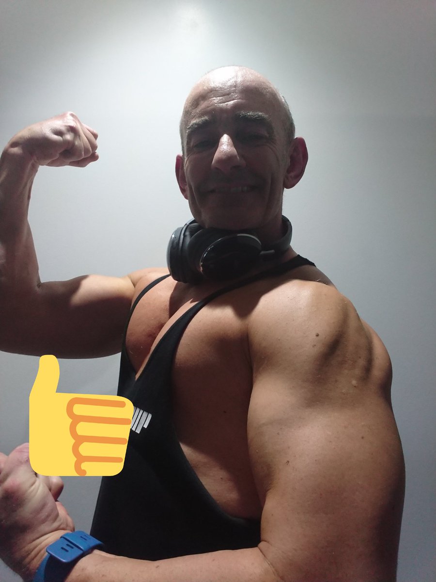 hugoboss2011's tweet photo. Yer it's #FridayFeeling and we #flex https://t.co/E8190LcK5S
