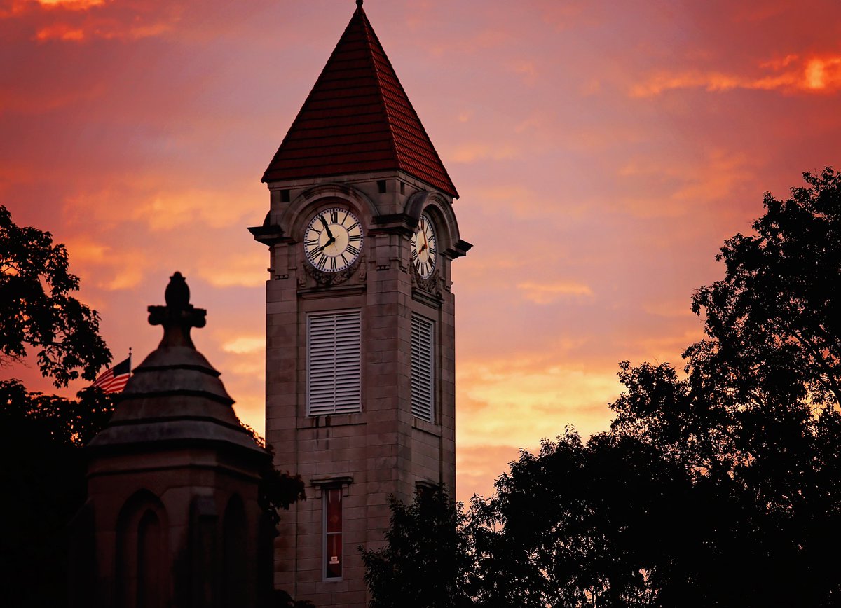 IUMaurerLaw's tweet photo. A stunner of a sunrise this morning at @IUBloomington. https://t.co/j8n3zZI23u