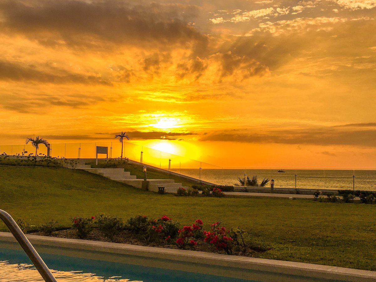 ResortDiaries's tweet photo. Good morning, it’s the weekend! We can’t get over these sunrises in Cabo at @ParadisusCabos 😍
#ResortDiaries #travelmexico #visitmexico #travelcabo #visitcabo #travelcabosanlucas #whereyouwanttobe #whereyouwanttobeseen #yesparadisus #paradisus #meliarewards https://t.co/uyIEzxroIu