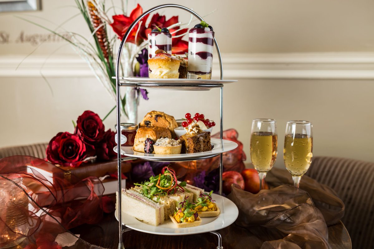 Cosy up and avoid the cold! Book a spot of Afternoon Tea at one of our signature #CairnCollection Hotels...  🍰☕🥂
View our menu >> bit.ly/AWAfternoonTea
Find out more >> bit.ly/AWTeaFindOutMo… 
#AfernoonTea #CakeAlways
