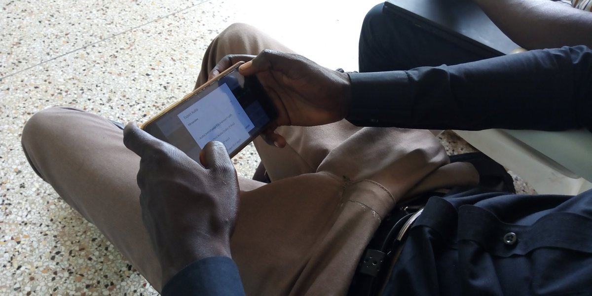 IMChallengeug's tweet photo. Journalism students @MakerereU having a hands-on experience editing using the #WaveEditor application on their smartphones.
#MCIMobileNewsroom
#ReframingRefugeeStories 
@dw_akademie @KasUganda @usmissionuganda https://t.co/WZIY7BiwBW