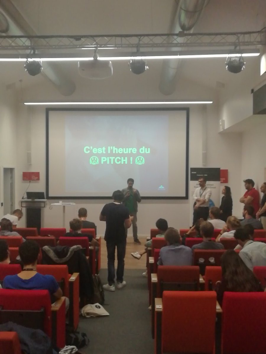 SWRoboticsAI's tweet photo. Christophe : comment contrôler plusieurs robots en même temps ? 
#SWRoboticsAi
@EMLYON https://t.co/W3MMnDpKeX
