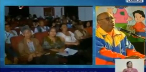 VTVcanal8's tweet photo. #EnDirecto 🔴 | Min. Educación @psuvaristobulo: Si quieren cambiar la escuela y la educación cambia a los maestros (…) el maestro puede ser el mismo pero con cambios. El Pdte. @NicolasMaduro está impulsando estos cambios desde el Ministerio de Educación

#SoberaníaAlimentaria https://t.co/J0VhUvo1XO