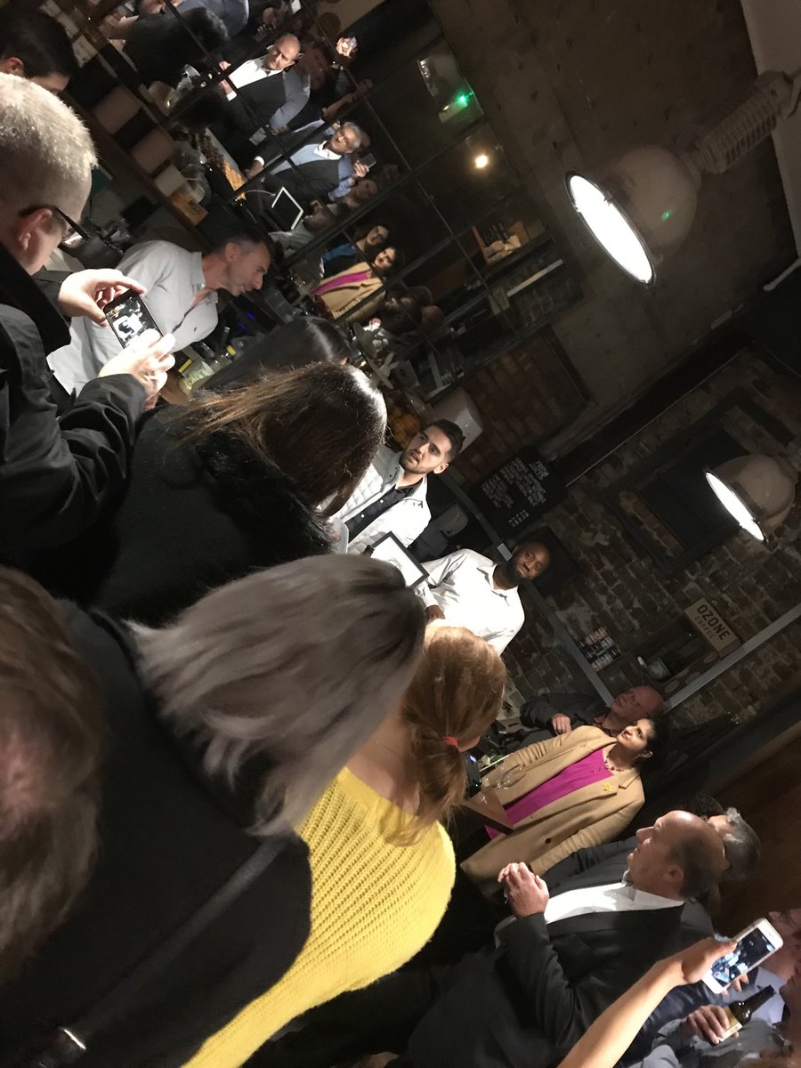 chatnmeetcoffee's tweet image. #FridayReads yesterday at the #ERAs #EalingRestaurantAwards 
#Fun #Local #Community including music by @ChasingDeerBand chocs by @EalingChocs , pastries by @DebaereUk #FadeToBlack hosting in #Hanwell, Drinks with @WeirdBeard_Brew #ERAs cofounded by @DebaereUk &amp;amp; @EatInEaling 🙌😊